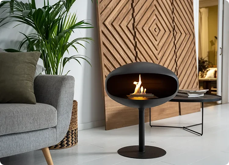 Cocoon Pedestal nero opaco camino a bioetanolo autoportante