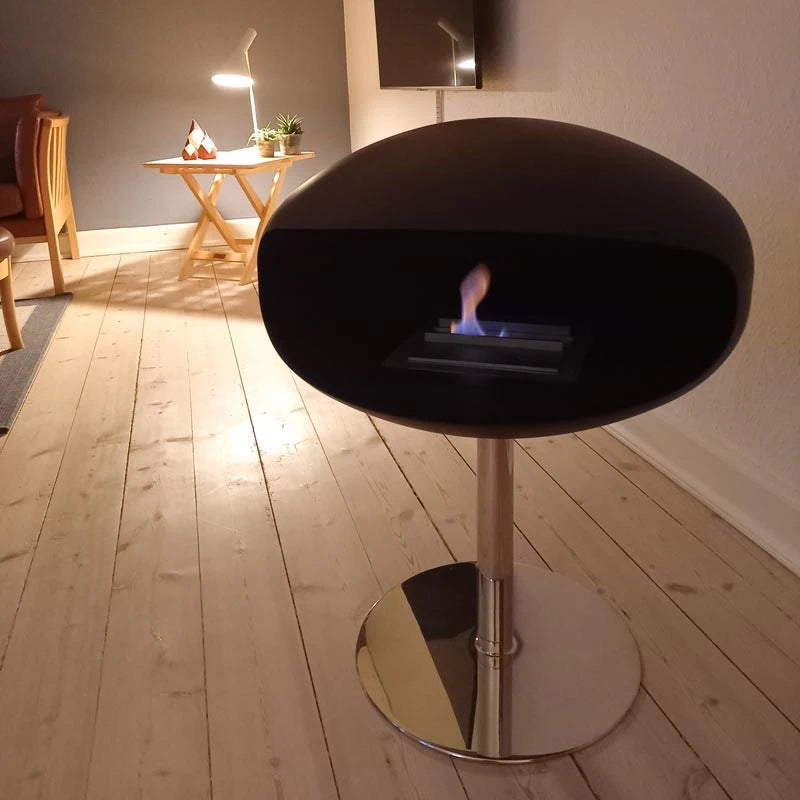 Cocoon Pedestal - Biocamino da Terra Nero + Base in Acciaio