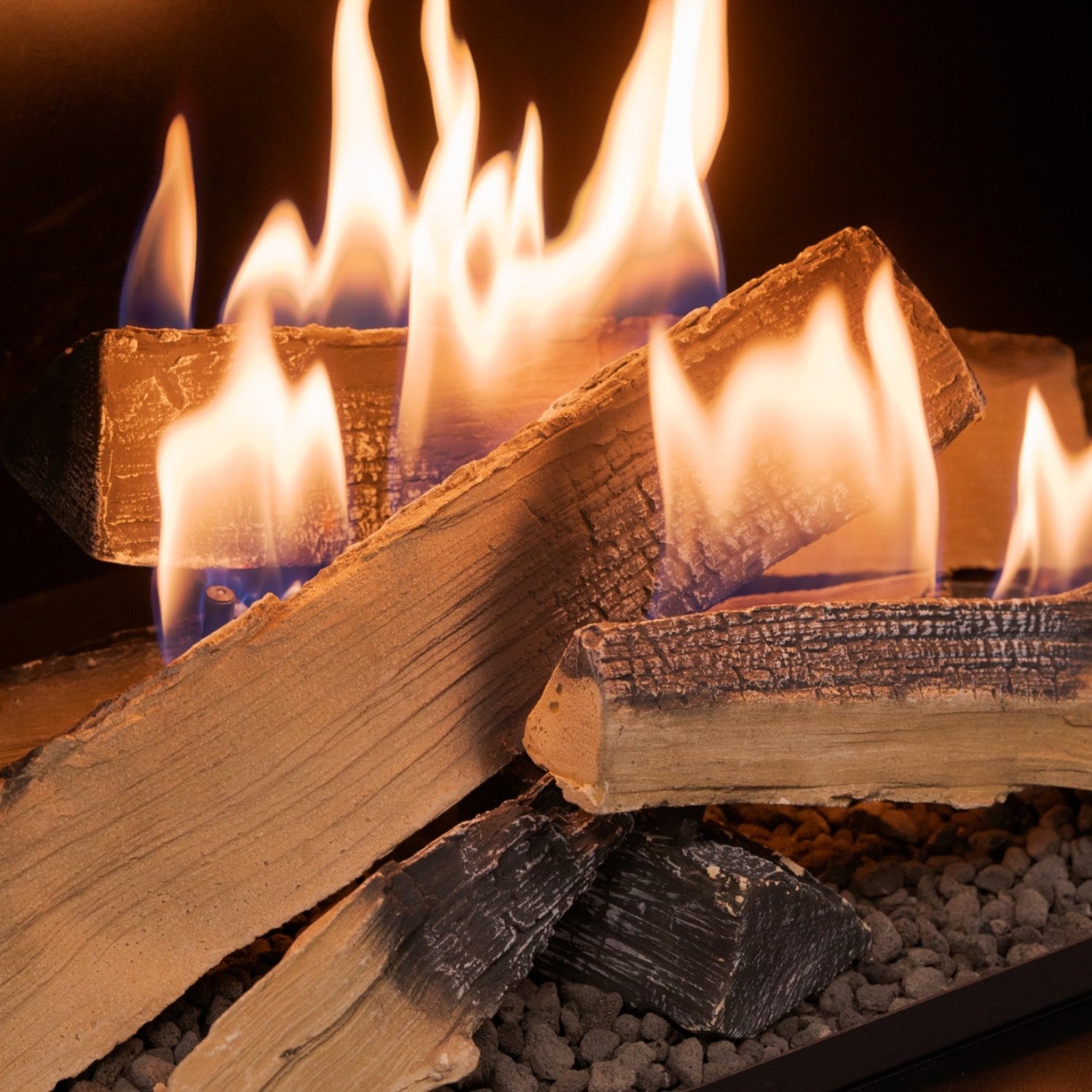 Planika FLA4 990 Logs – Bruciatore a bioetanolo telecomandato con fiamme realistiche su ceppi