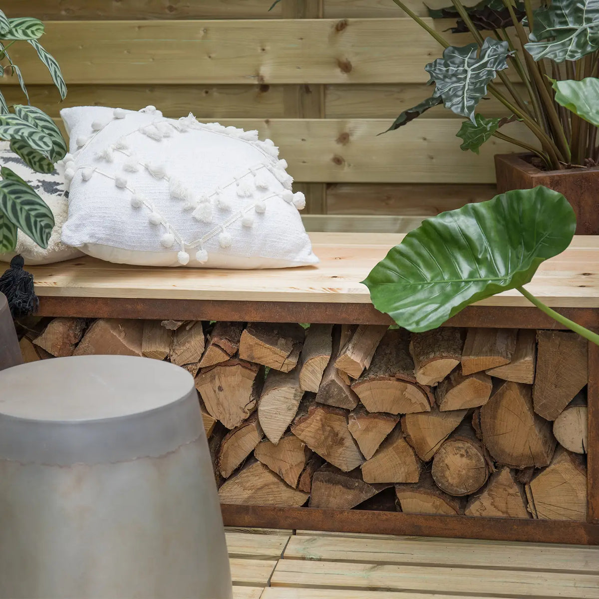 Panca contenitore in legno e acciaio corten