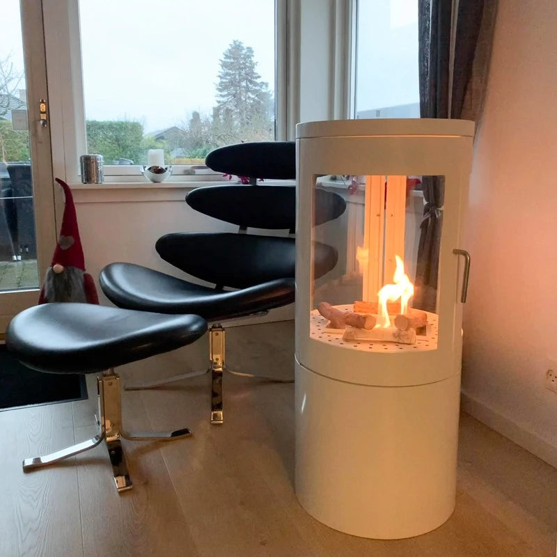 Stufa a bioetanolo Wood bianca con vista fiamma a 360°