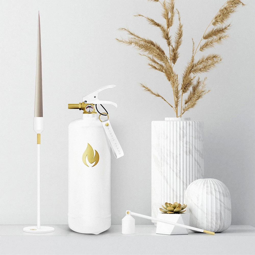 Estintore bianco da 2 kg con logo dorato
