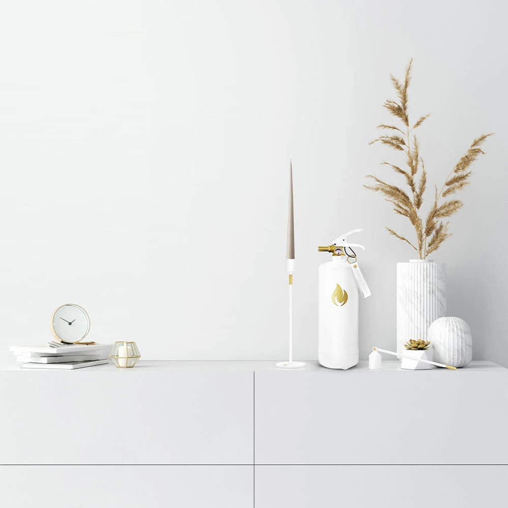 Estintore bianco da 2 kg con logo dorato